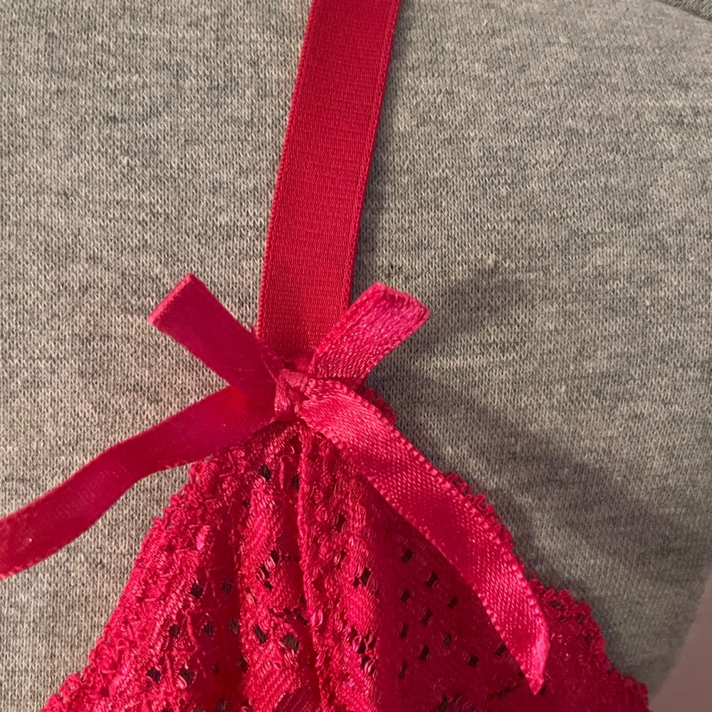 Delta Burke Vibrant Red Lace Chemise bow detail - Picture 2 of 7